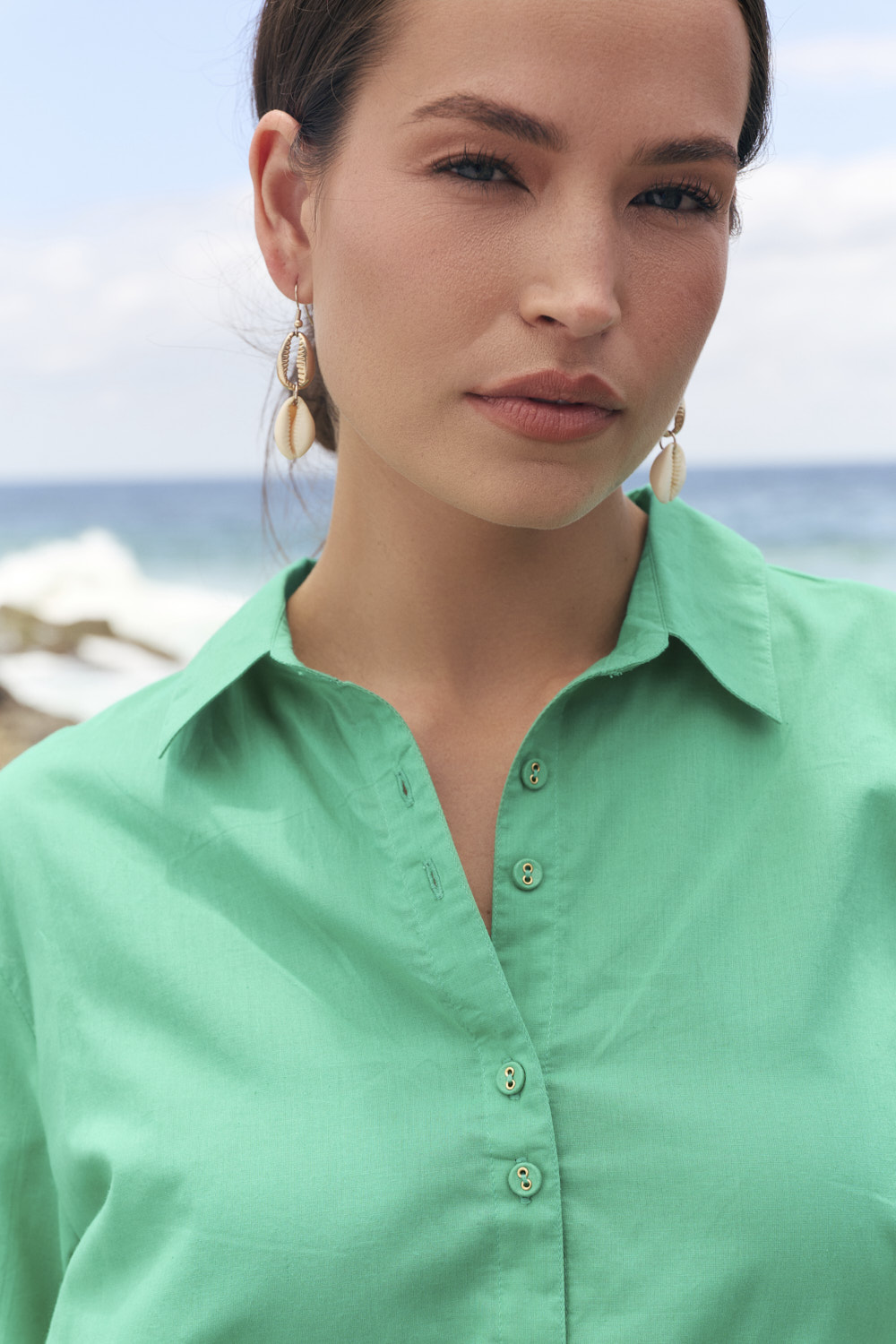 Amani Short Sleeve Cotton Shirt in Green Bee