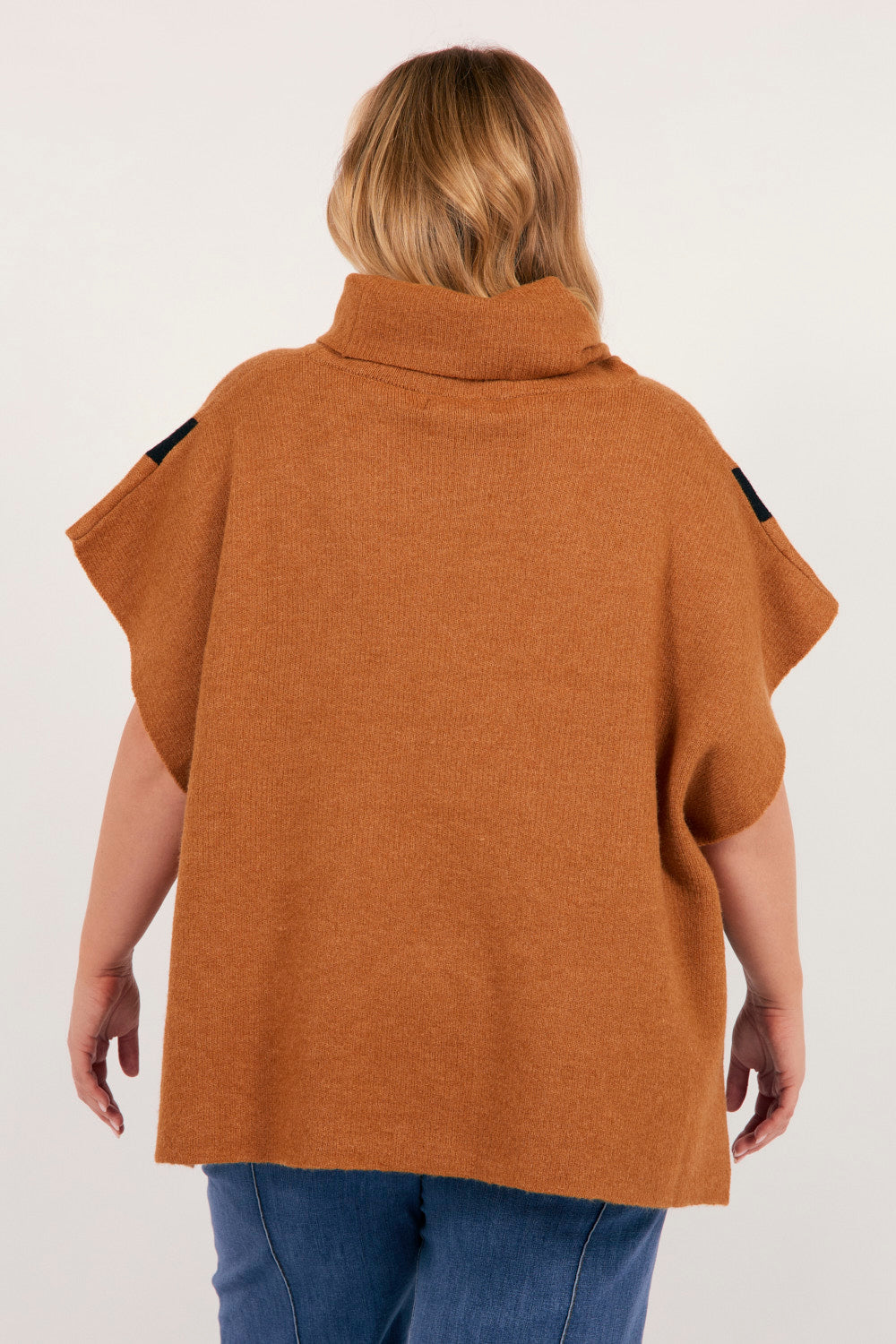 Avino One Size Poncho in Tobacco