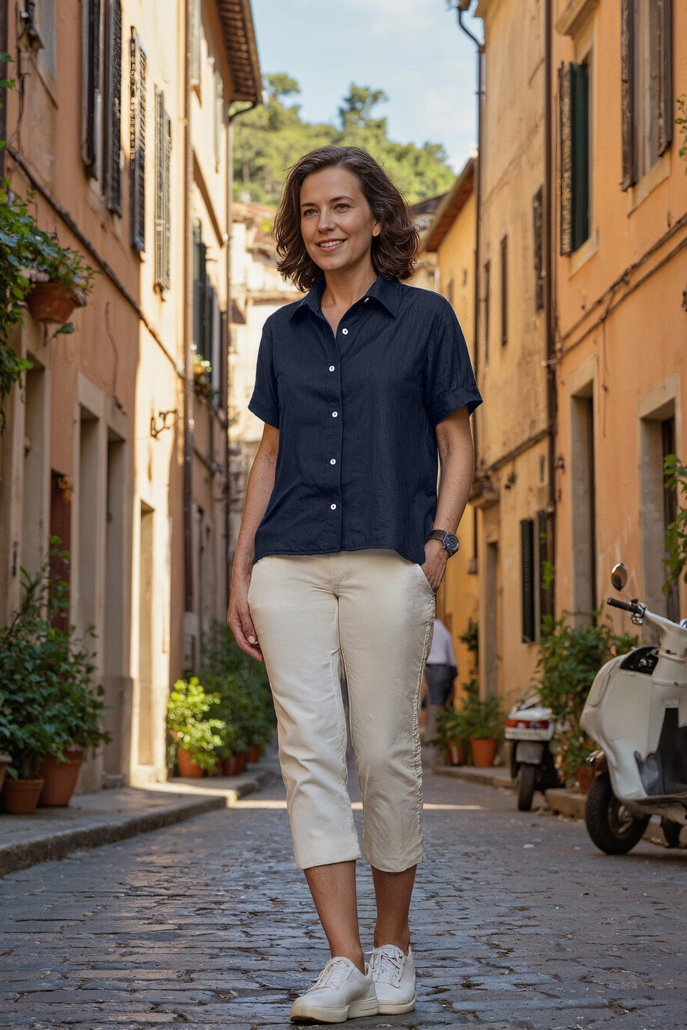 Petite Length Cropped Stretch Capri Pant in White