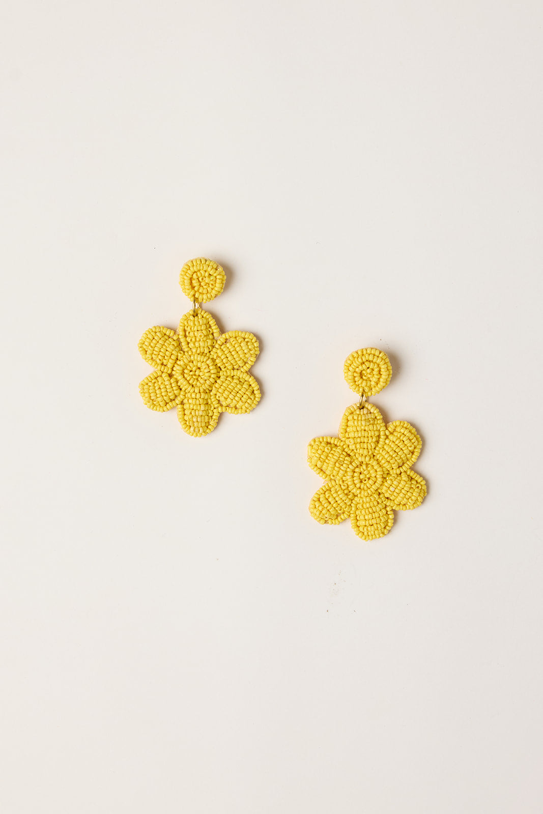 Daisy Beaded Earrings in Light Yellow