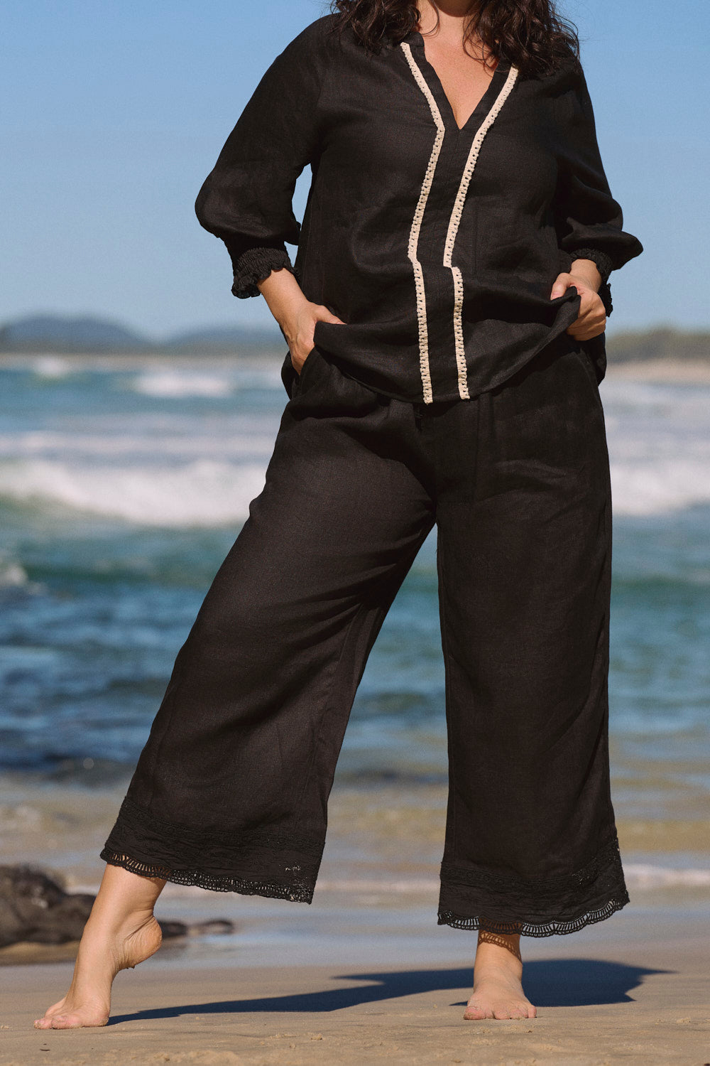 Breezy Linen Cropped Pant in Lace Black