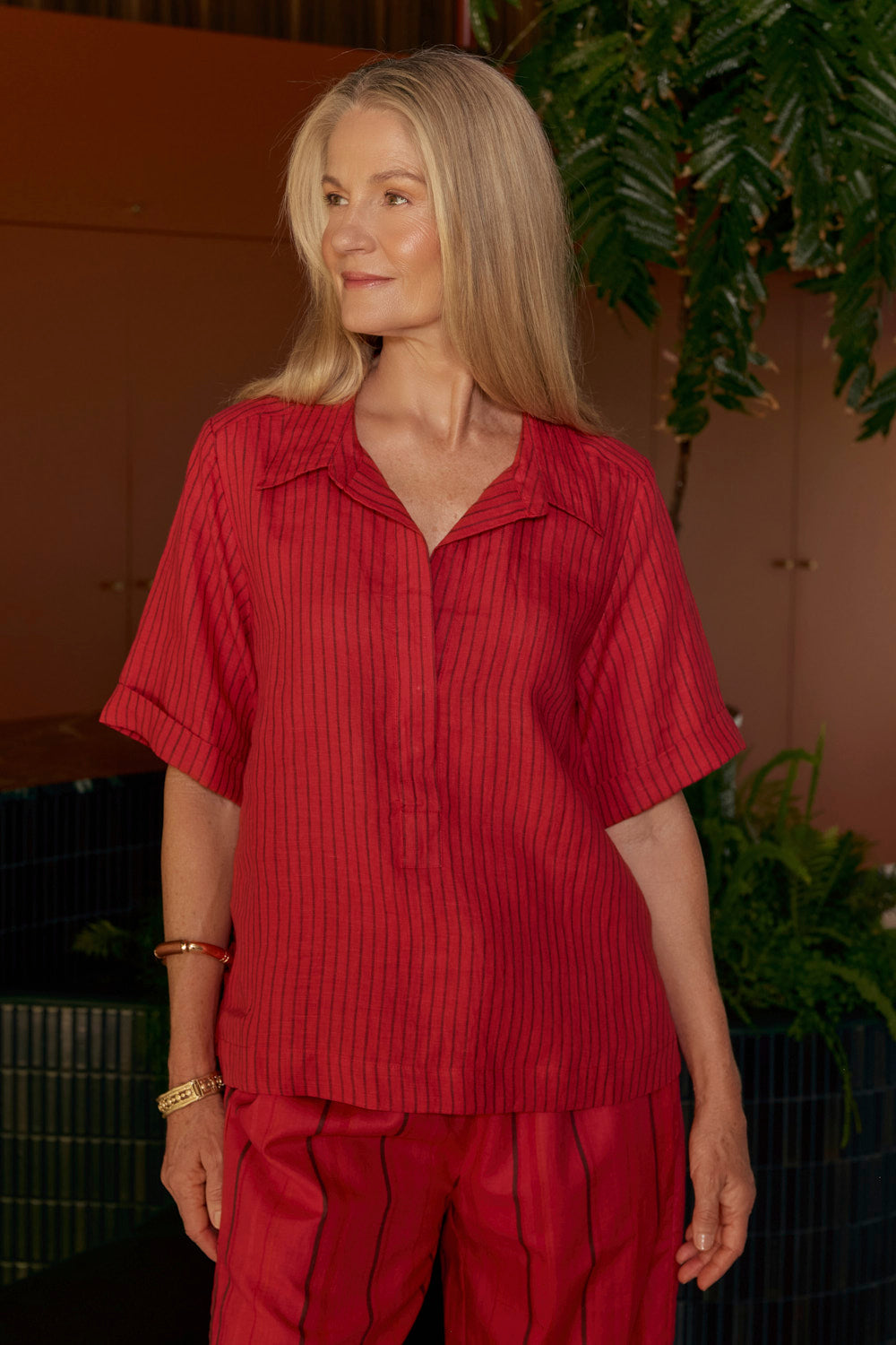 Ella Linen Collared Top in Very Berry