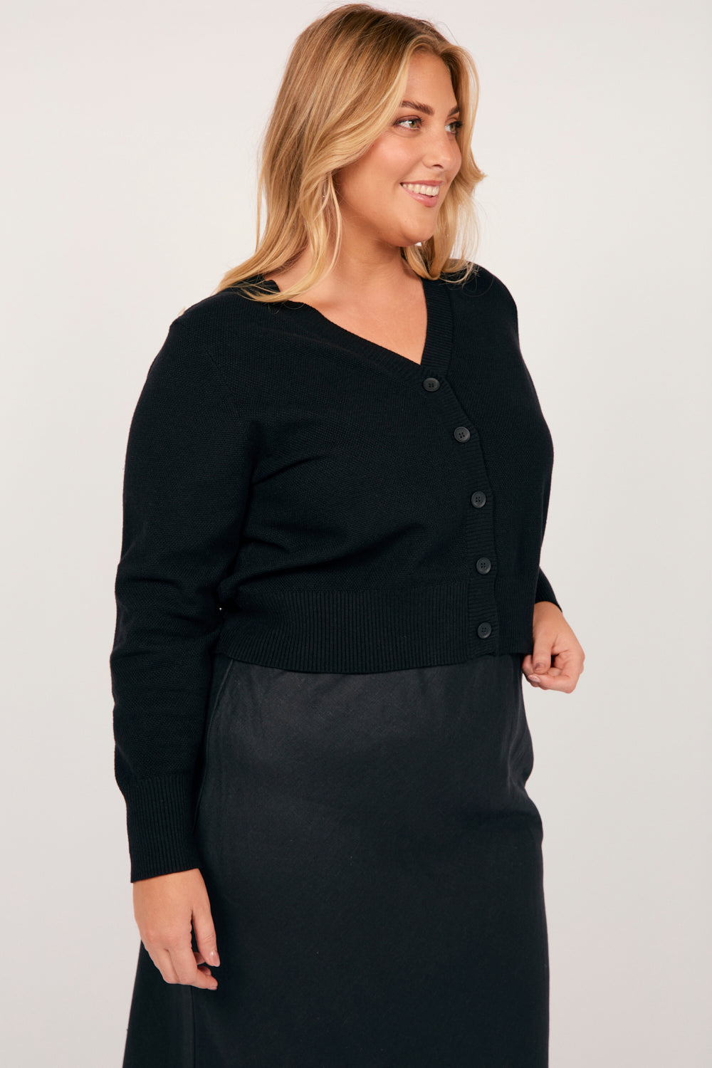 Knitted Cropped Cardigan in Black