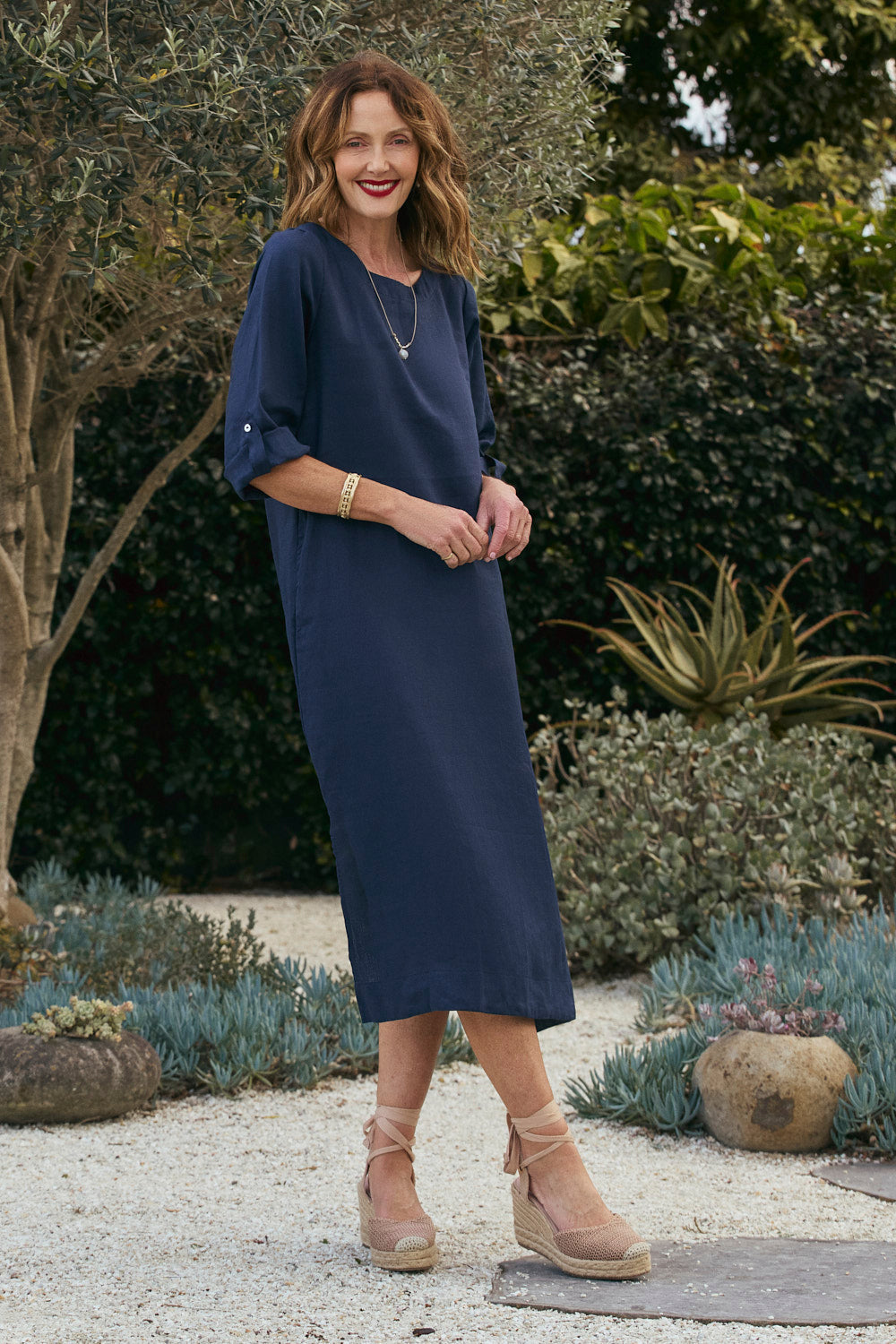 Jarla Linen Midi Dress in Navy