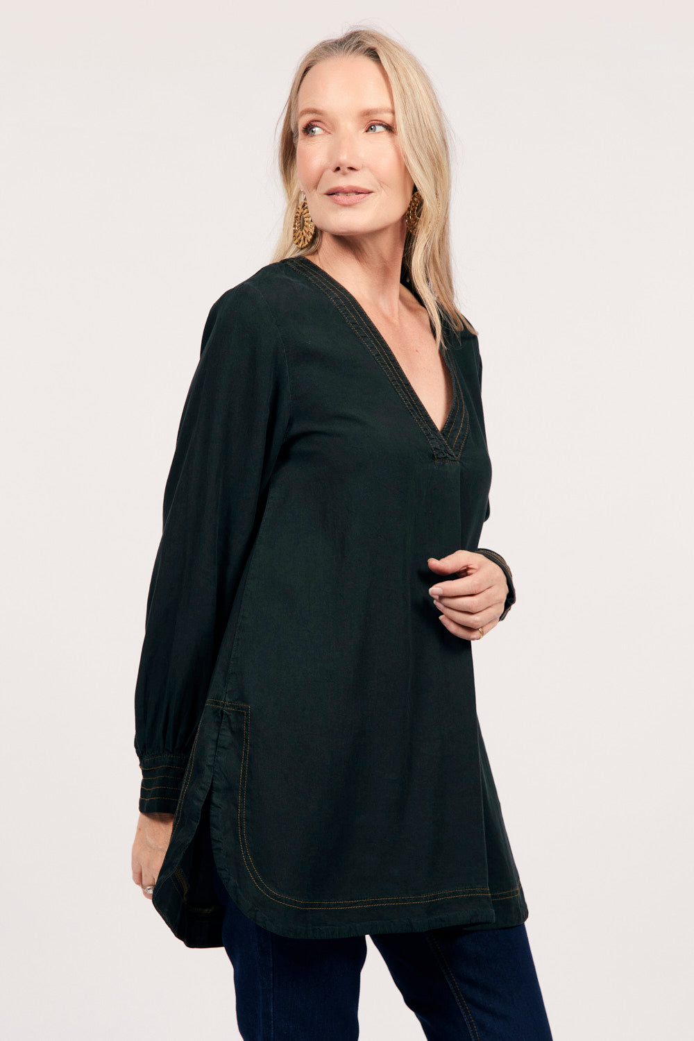 Maggie Tencel Tunic Top in Black