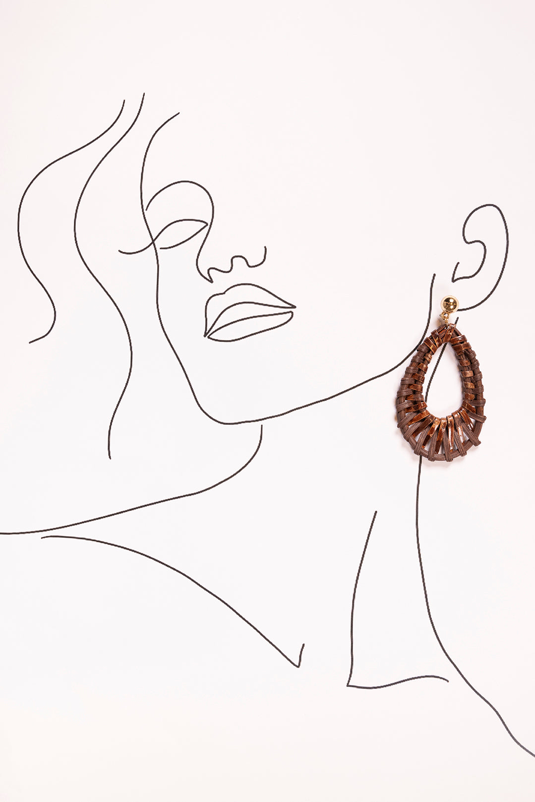 Oval Raffia Earrings in Brown