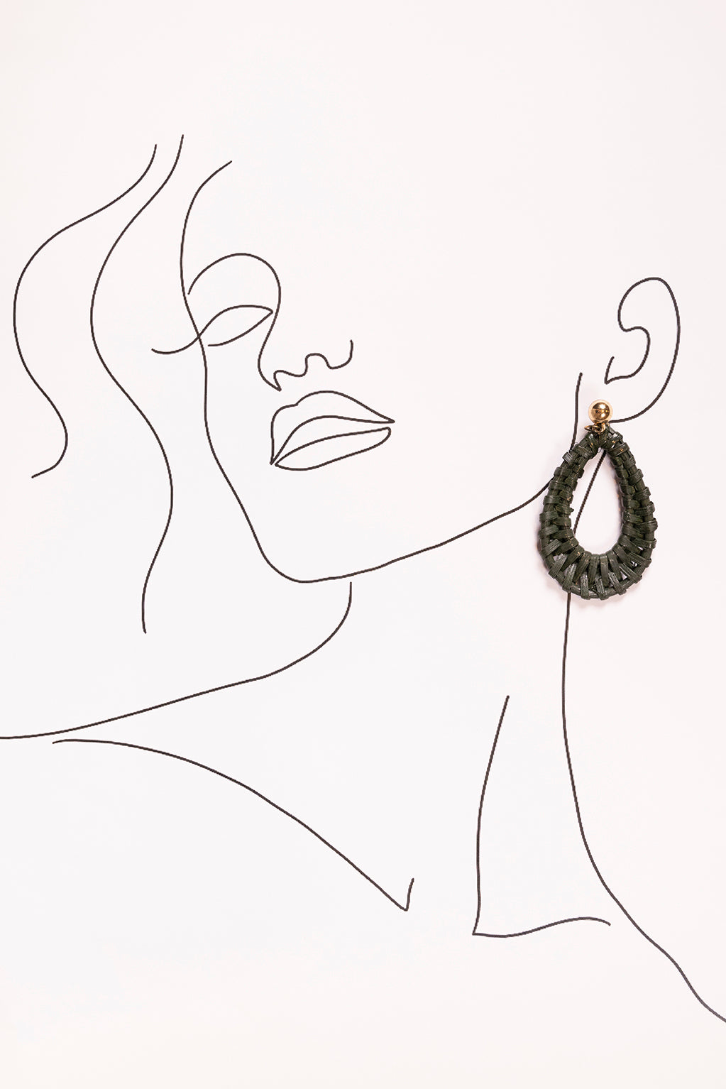 Oval Raffia Earrings in Olive