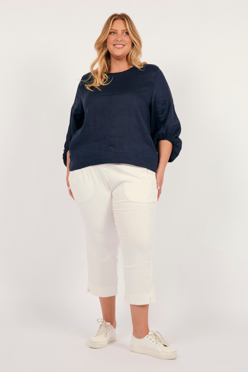 Petite Length Cropped Stretch Capri Pant in White