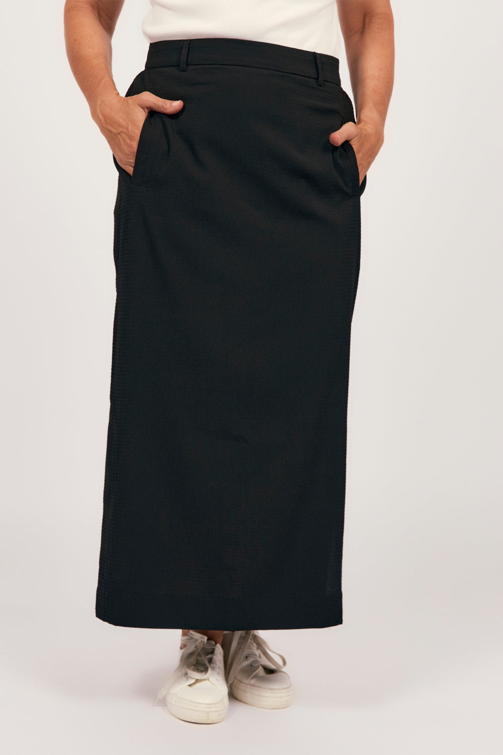 Relaxed Travel Skirt in Black