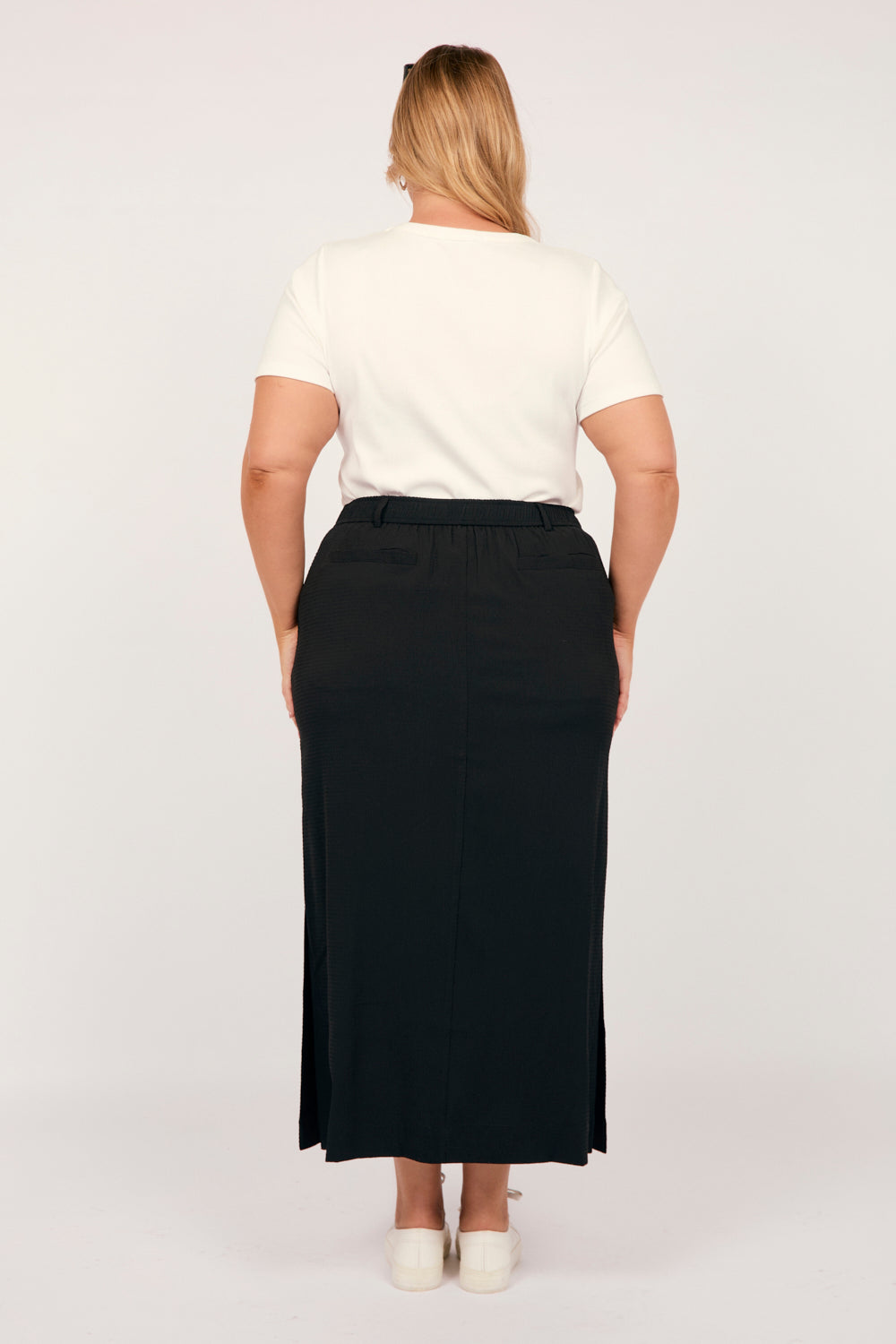 Relaxed Travel Skirt in Black