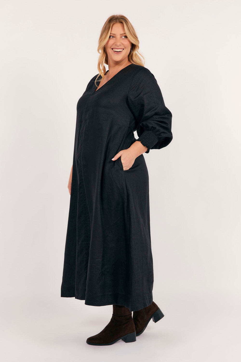 Tamara Long Sleeve Linen Dress in Black