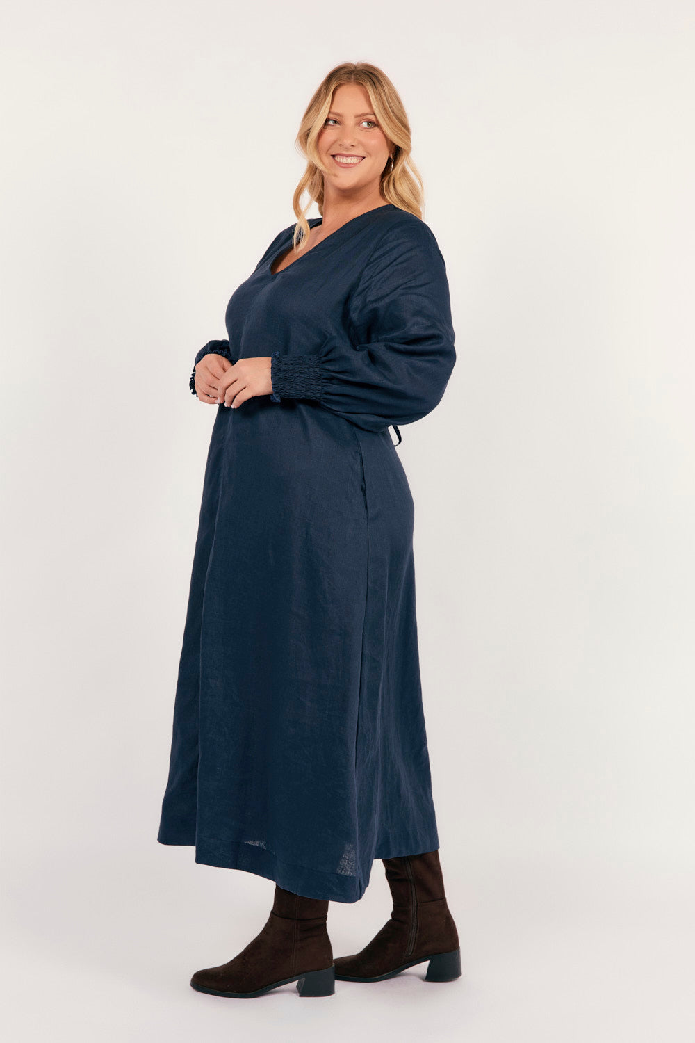 Tamara Long Sleeve Linen Dress in Navy