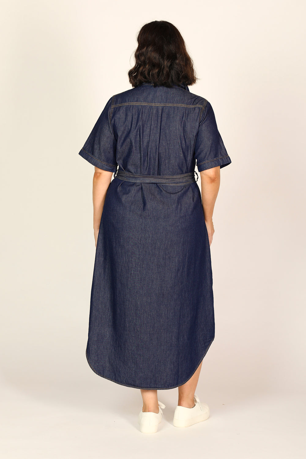 Abbey Chambray Short Sleeve Dress in Dark Wash