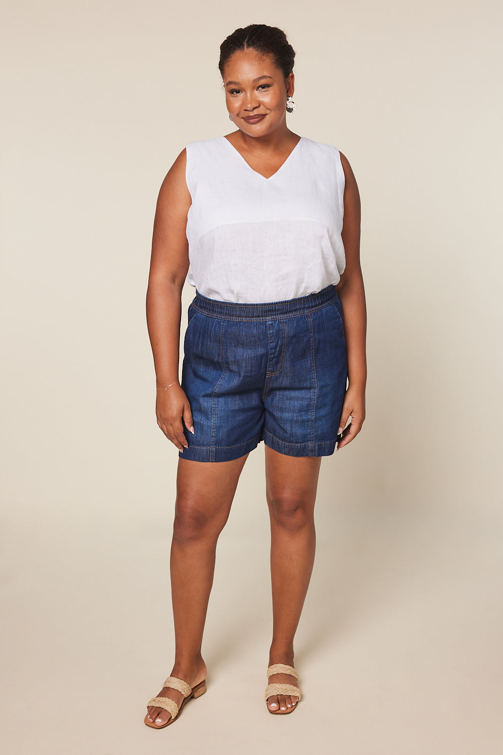 Ali Tencel Shorts in Dark Wash