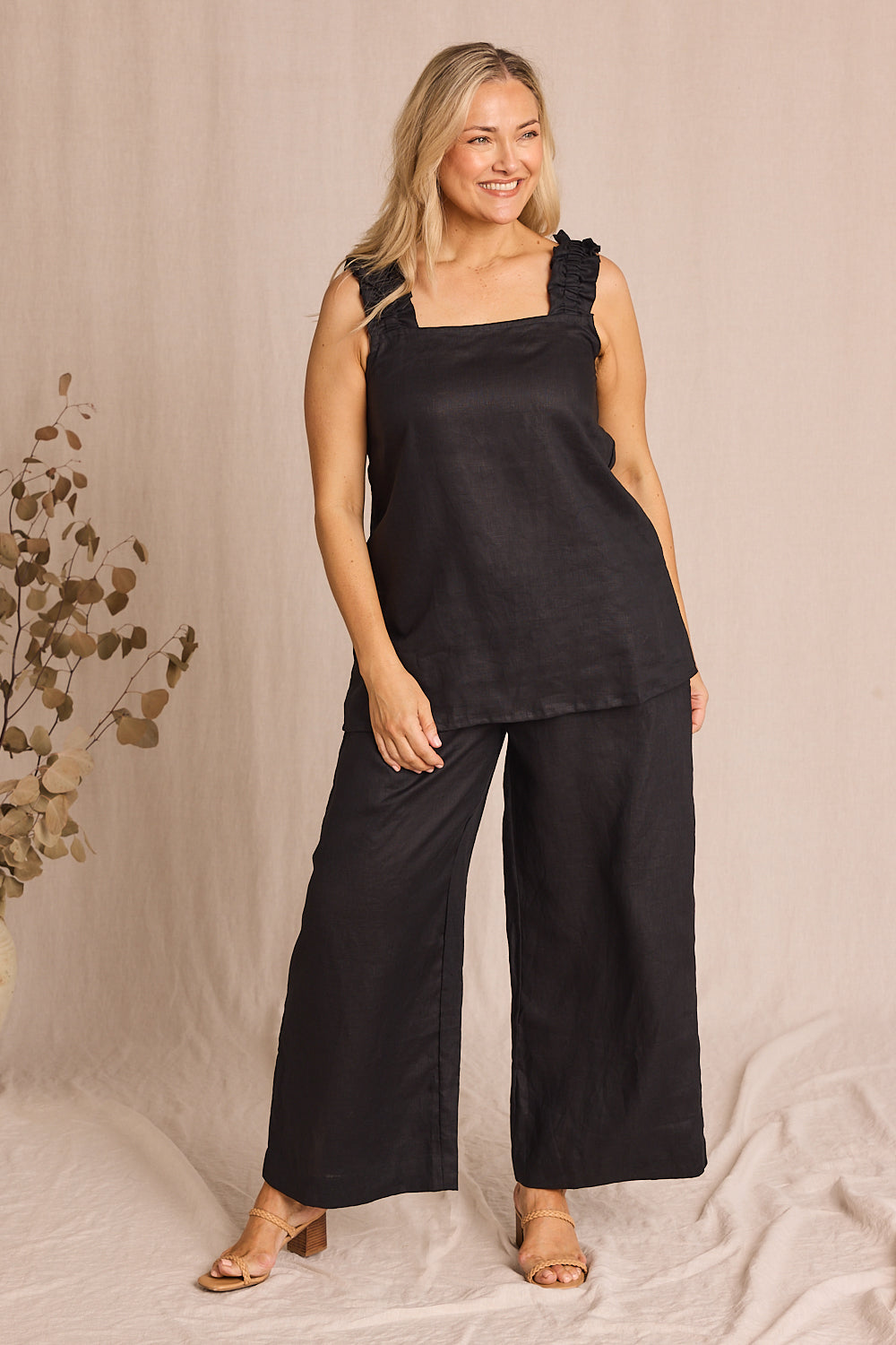 Liliana Wide Leg Linen Pant in Black