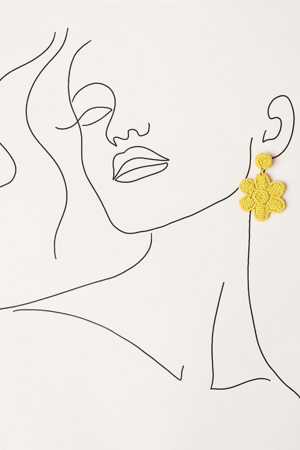 Daisy Beaded Earrings in Light Yellow