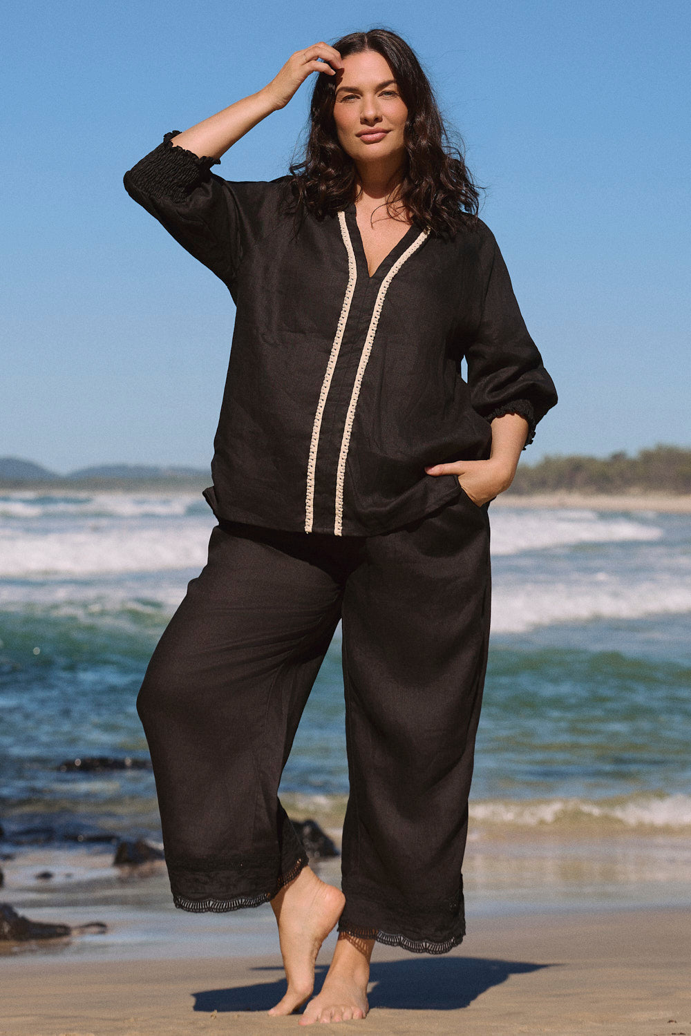 Breezy Linen Cropped Pant in Lace Black