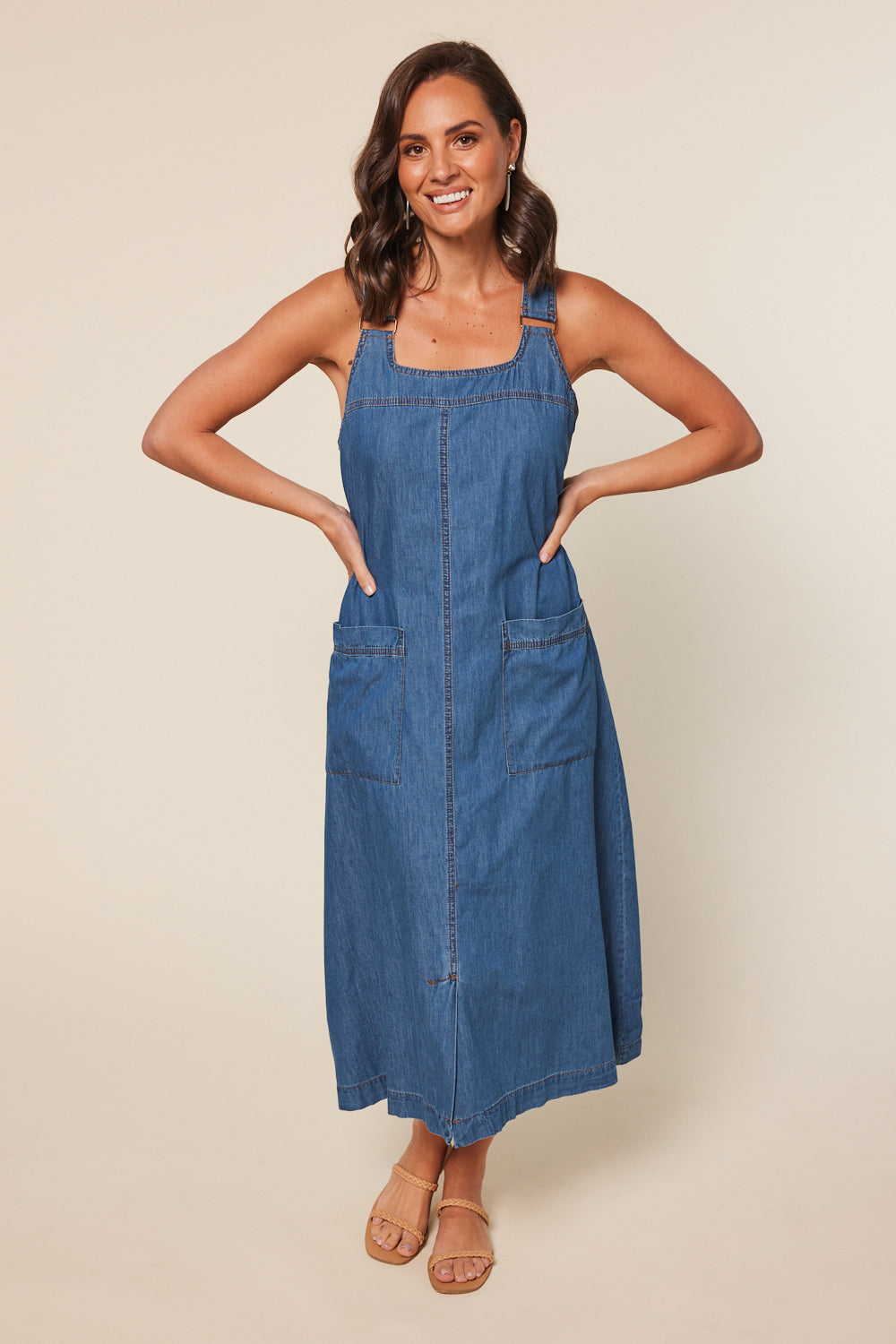 Francesca Pinafore Chambray Dress in Mid Wash