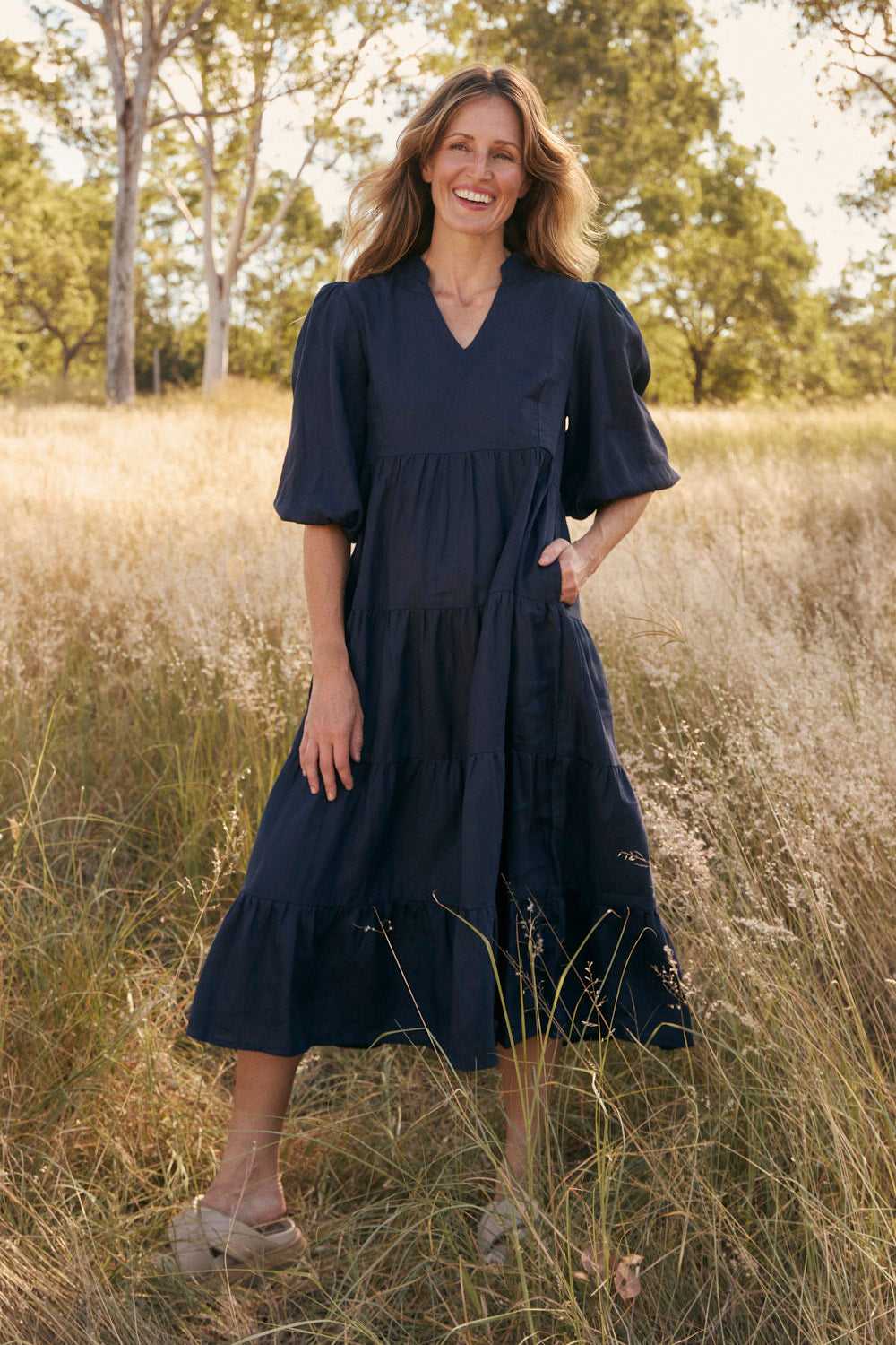 Sabre Linen V-Neck Dress in Navy