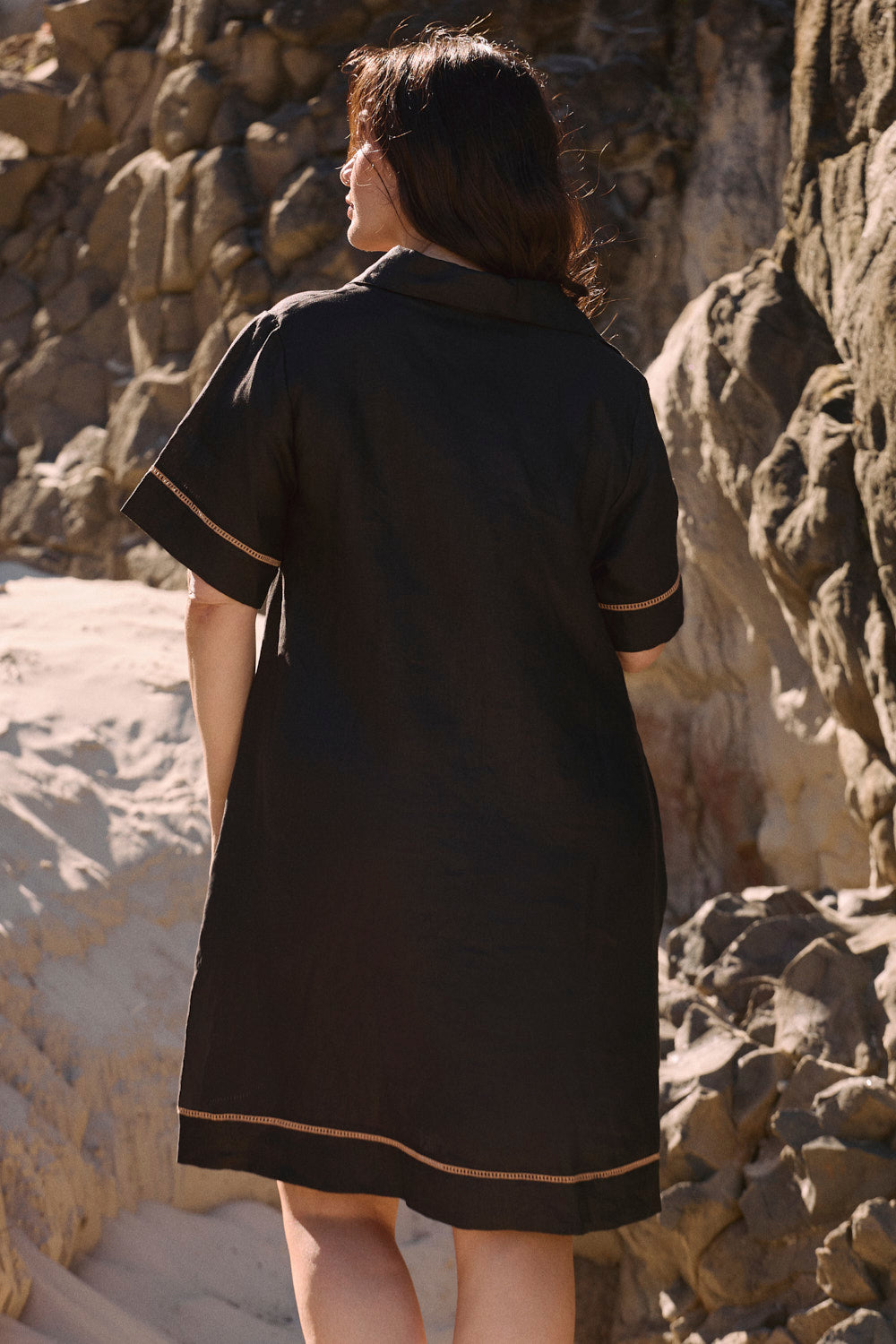 Leni Linen Short Collared Dress in Lace Black