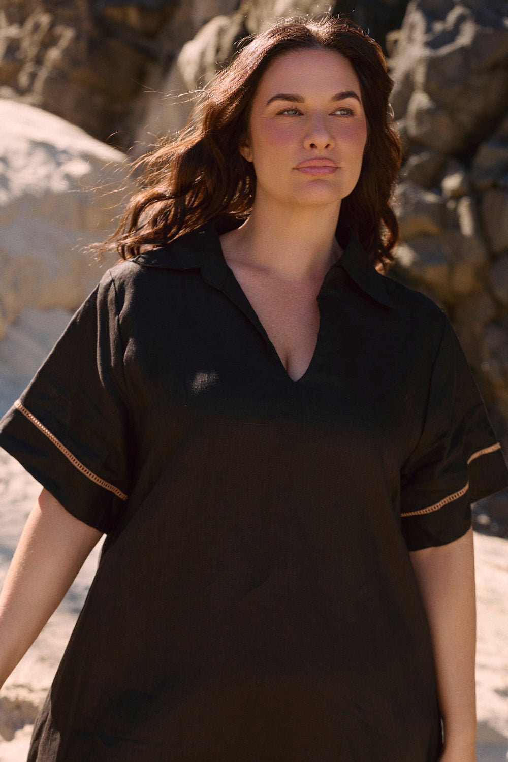 Leni Linen Short Collared Dress in Lace Black