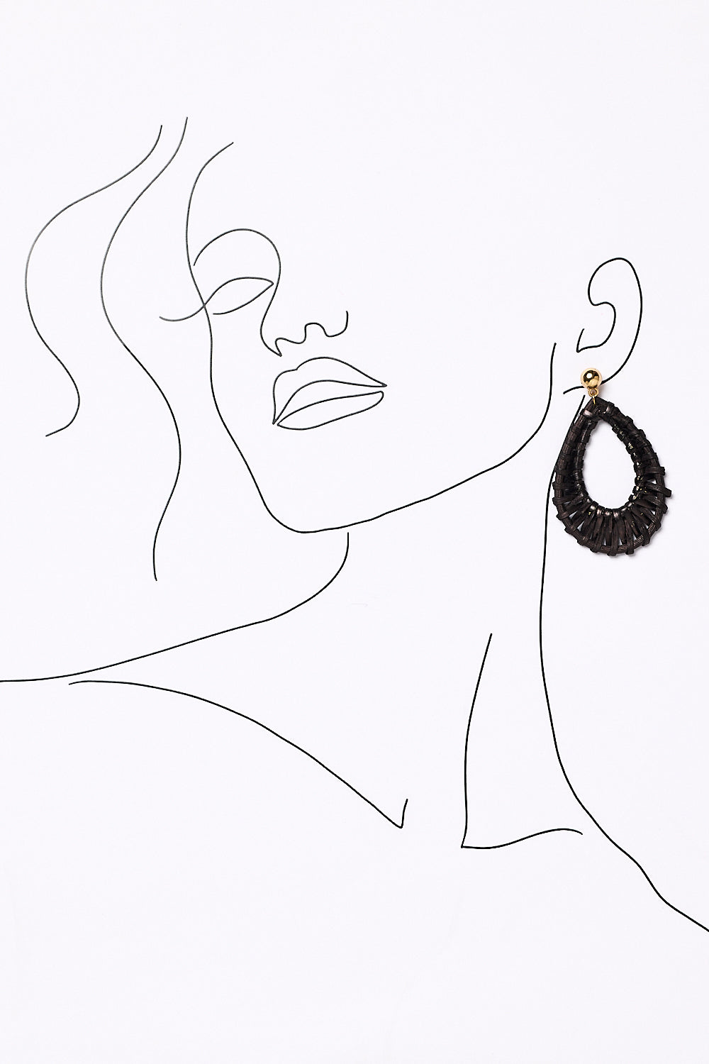 Oval Raffia Earrings in Coal