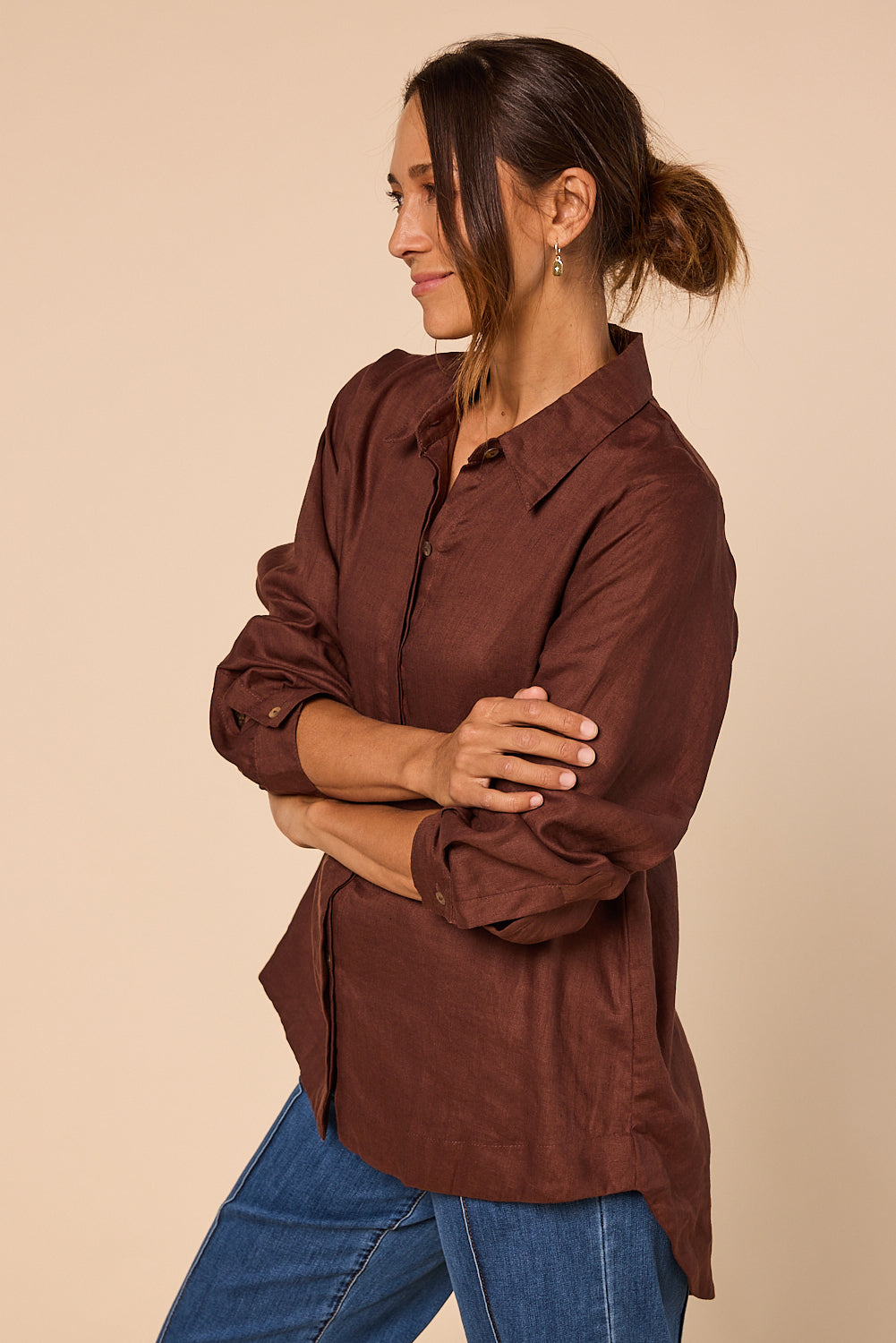 Oversized Linen Boyfriend Shirt in Raisin