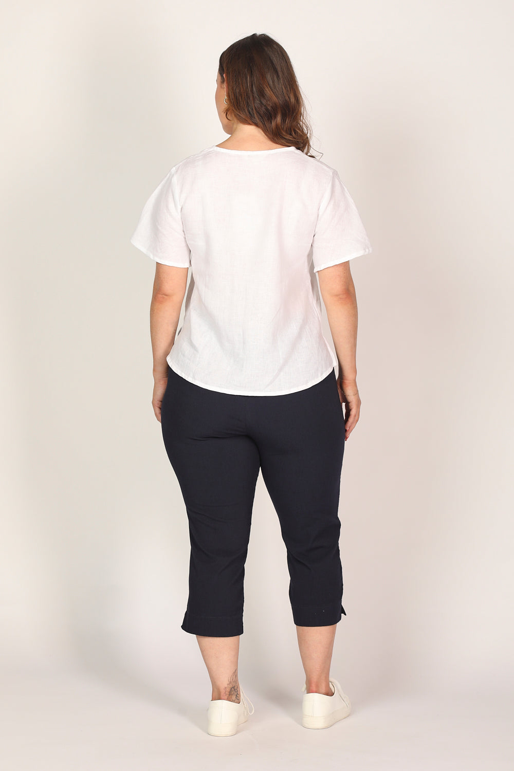 Petite Length Cropped Stretch Capri Pant in Navy