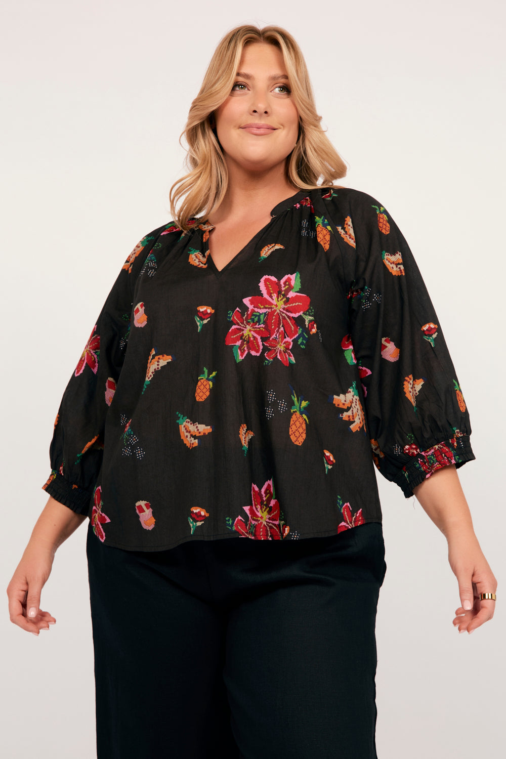 Robin Peasant Top in Tapestry Blooms