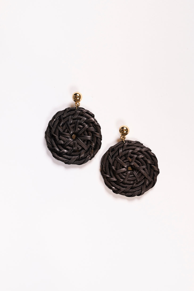 Round Raffia Earrings in Coal