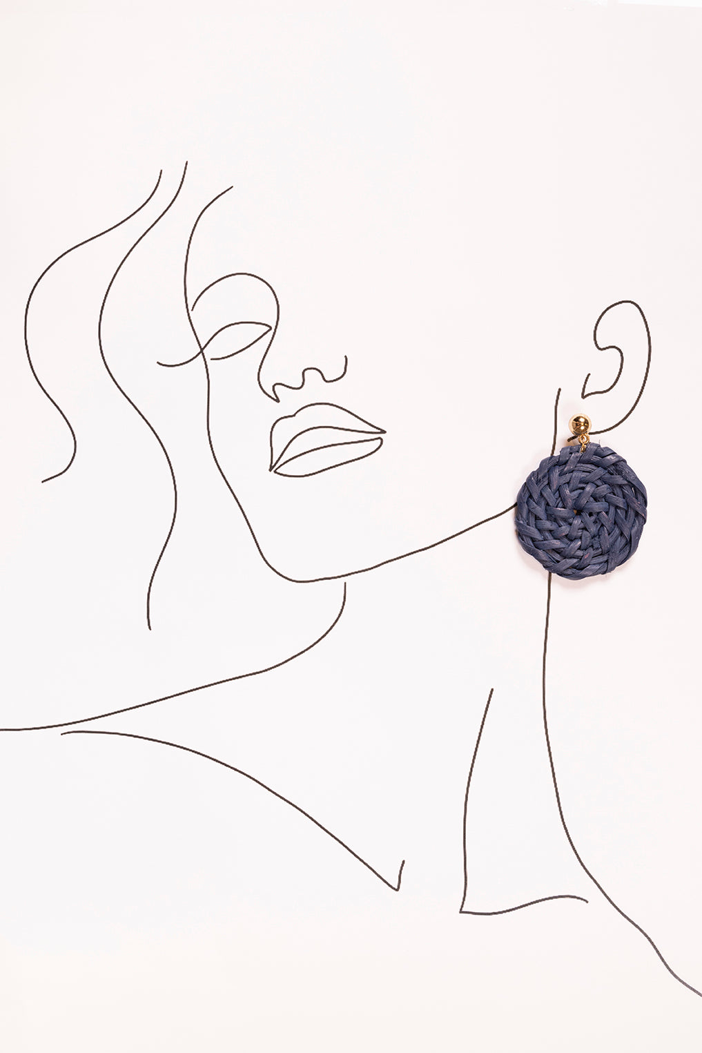 Round Raffia Earrings in Navy