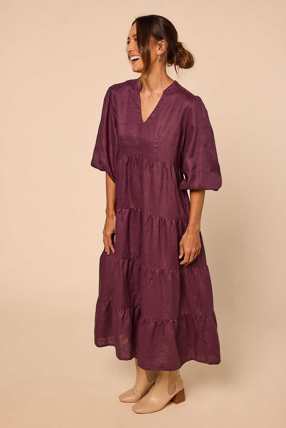 Sabre Linen V-Neck Dress in Plum