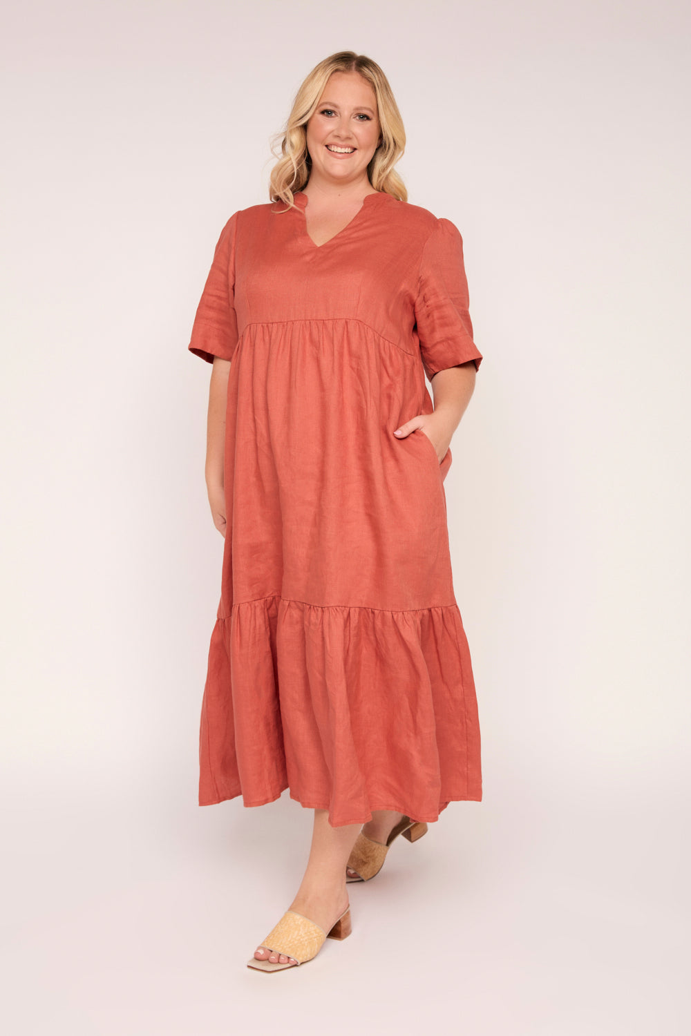 Sabre Linen V-Neck Dress in Desert Rose