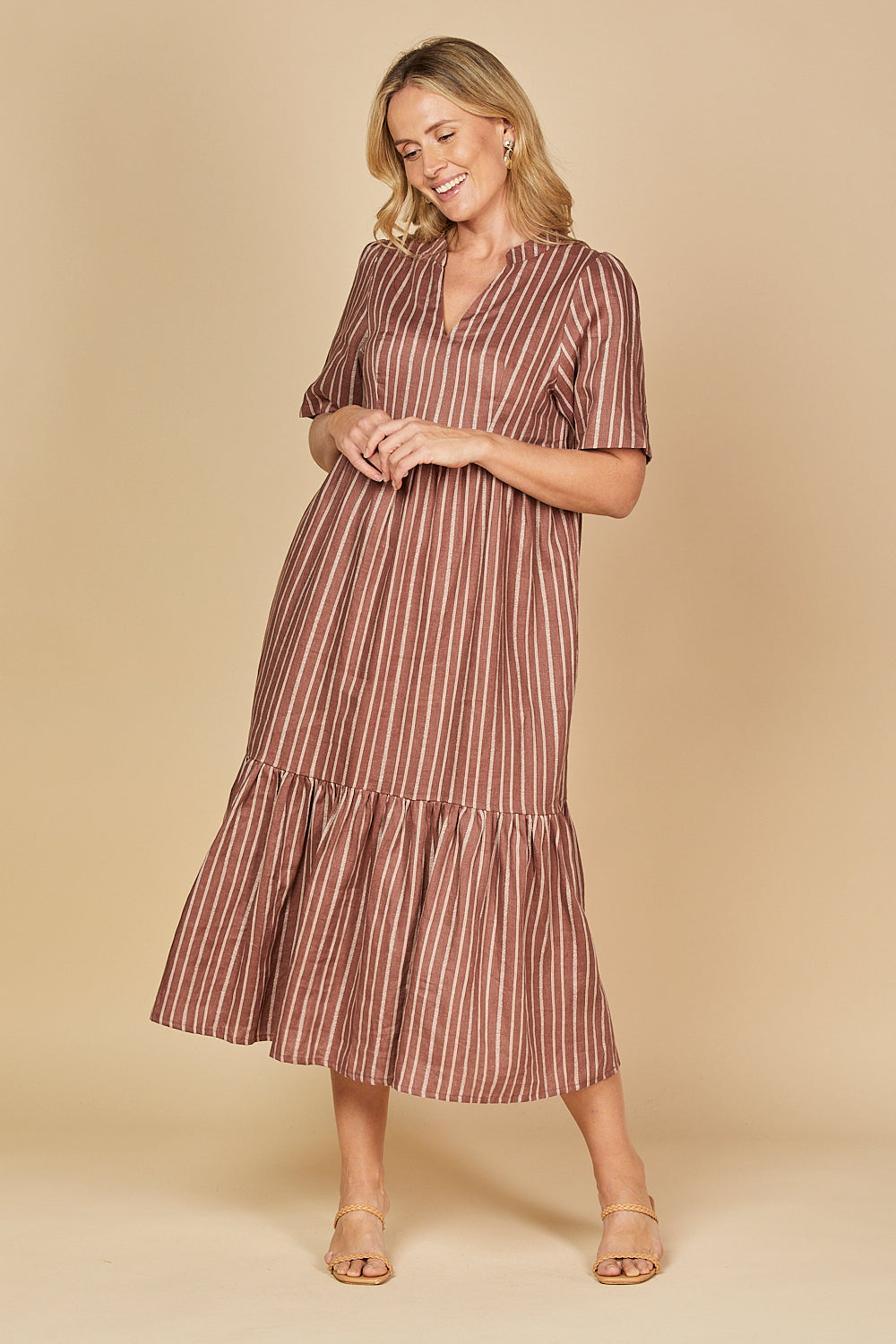 Sabre Linen V-Neck Dress in Nutmeg