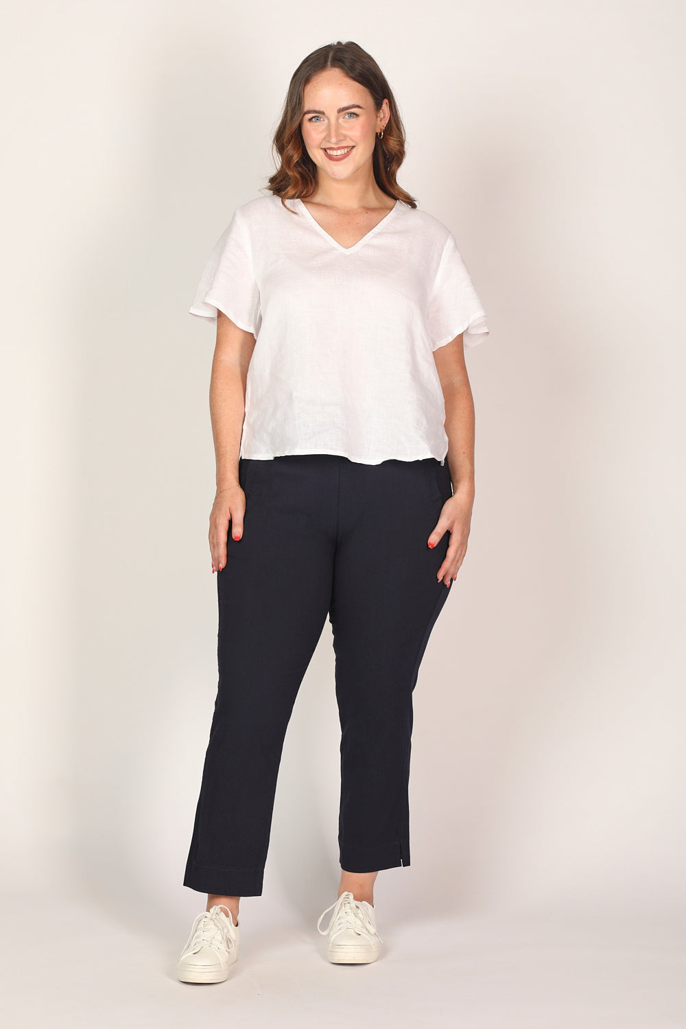 Regular Length Stretch Capri Pant in Navy